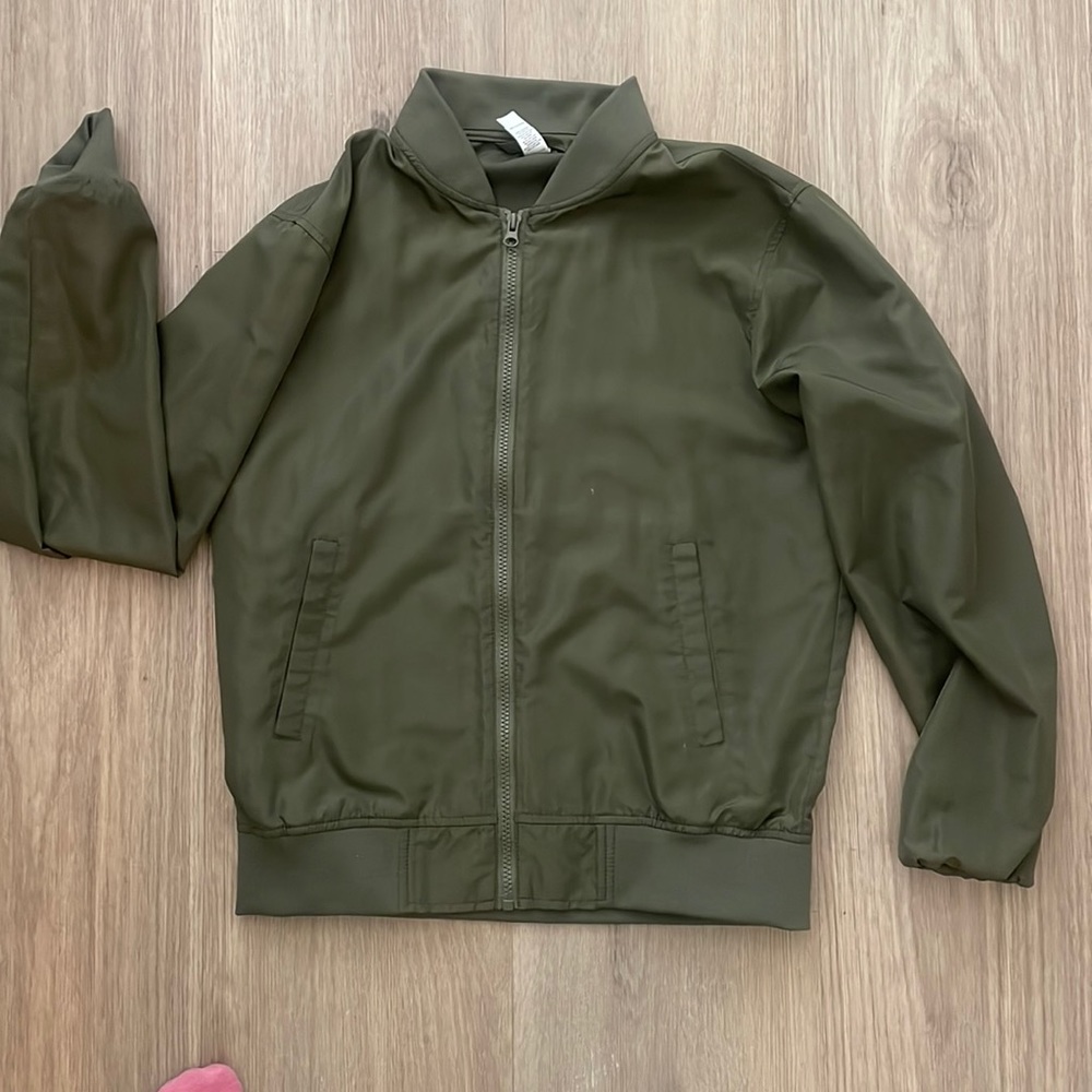 Independent trading unisex bomber jacket.  XS unisex. Fits like a women’s Small.